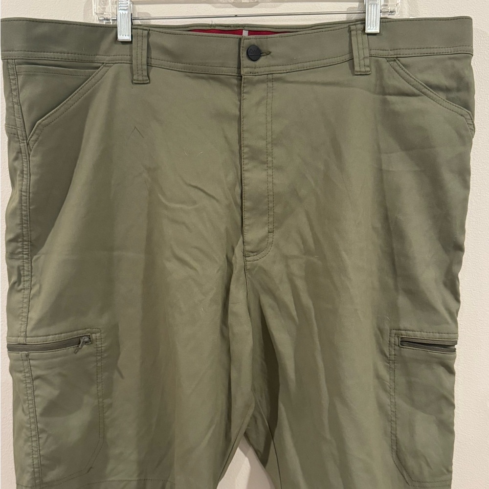 Wrangler Green Flex Waistband Zip Pocket Outdoor Cargo Shorts Stretch 42 - Picture 1 of 7
